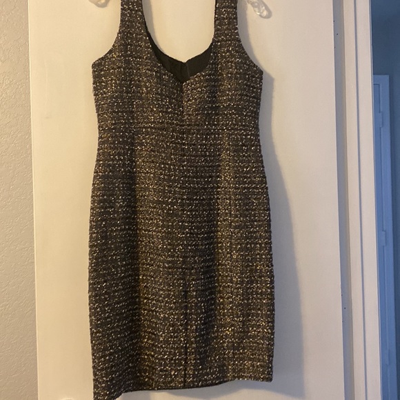 Beautiful dress - Picture 6 of 6